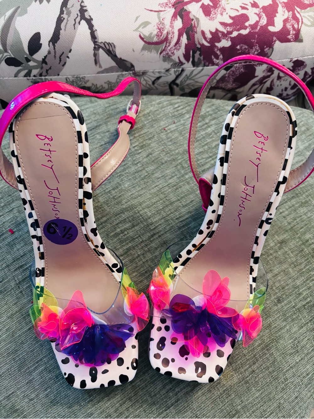 Betsey Johnson Women's Jasper Dress Sandals / Shoes Size: 6.5 - Picture 2 of 3